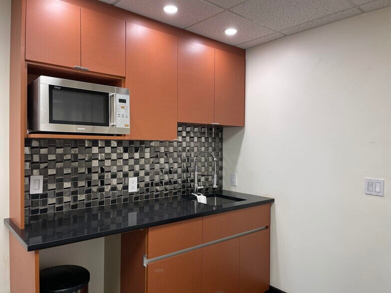 More Photos Of 4611 No. 6 Rd, Richmond Light Manufacturing For Sale