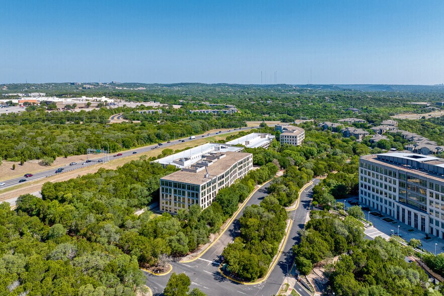 More Photos Of 2700 Via Fortuna Drive, Austin Office For Lease