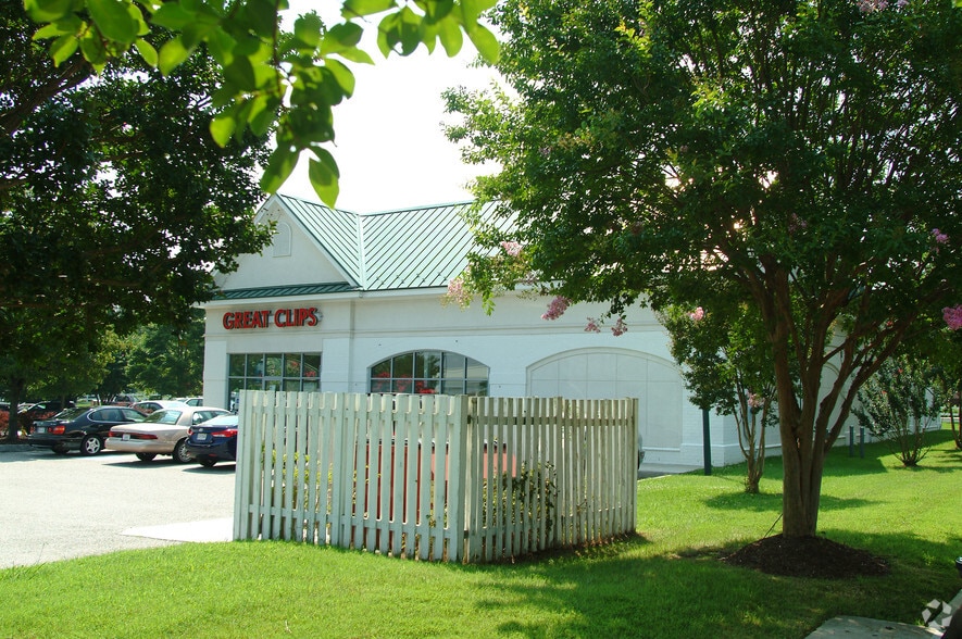 More Photos Of 11420-11422 W Huguenot Rd, Midlothian Freestanding For Sale