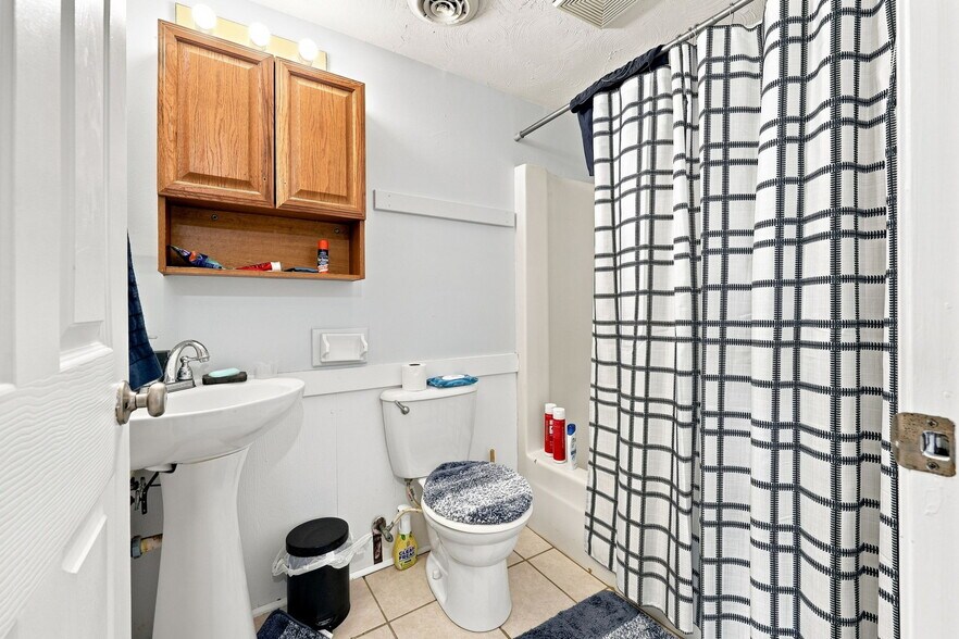 More Photos Of 3207 Briggs St, Kill Devil Hills Apartments For Sale