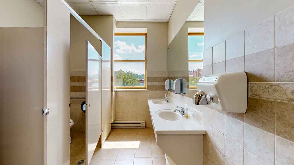 More Photos Of 217 Plum St, Red Wing Office For Sale