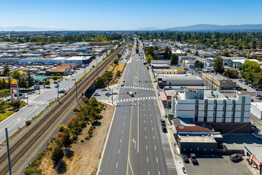 More Photos Of 1216 El Camino Real, San Carlos Storefront Retail Office For Sale