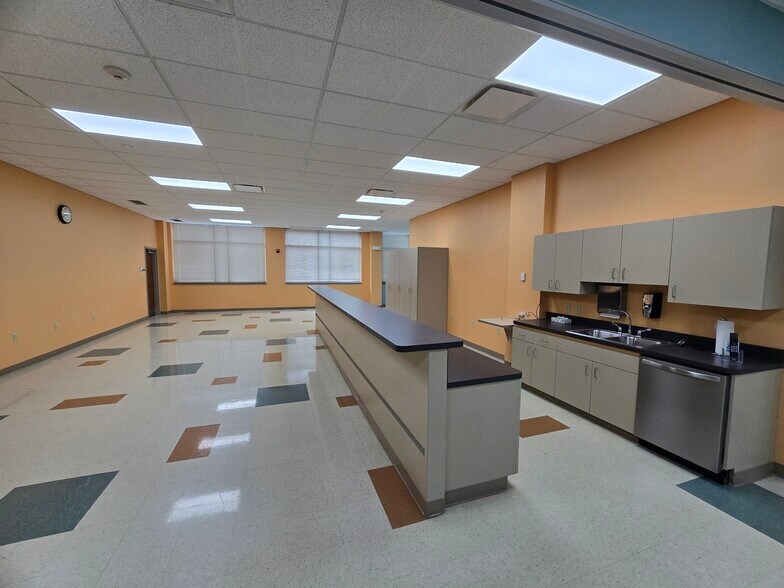 More Photos Of 4500 Courthouse Blvd, Stow Office For Lease