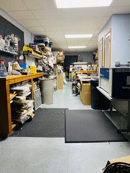 More Photos Of 721 Highway 5 N, Mountain Home Storefront For Sale