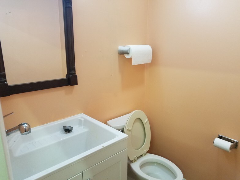 More Photos Of 9244 E Hampton Dr, Capitol Heights Unknown For Lease