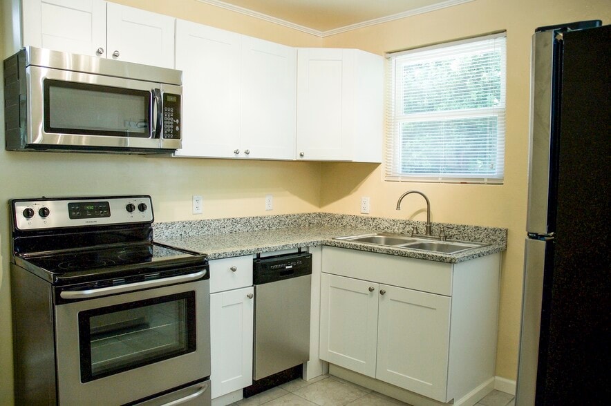 More Photos Of 559 Pulaski St, Athens Specialty For Sale