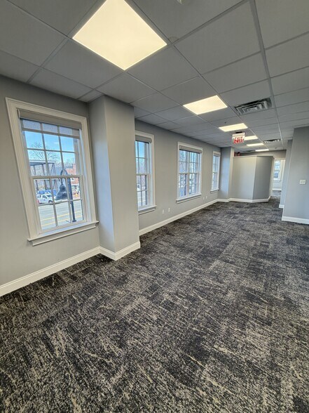 More Photos Of 670 Boston Post Rd, Madison Office For Lease