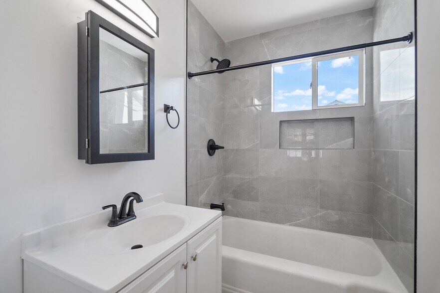 More Photos Of 20336 Cantara St, Winnetka Apartments For Sale