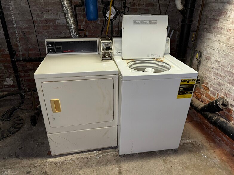 More Photos Of 57-59 Sharp St, Haverstraw Office For Sale