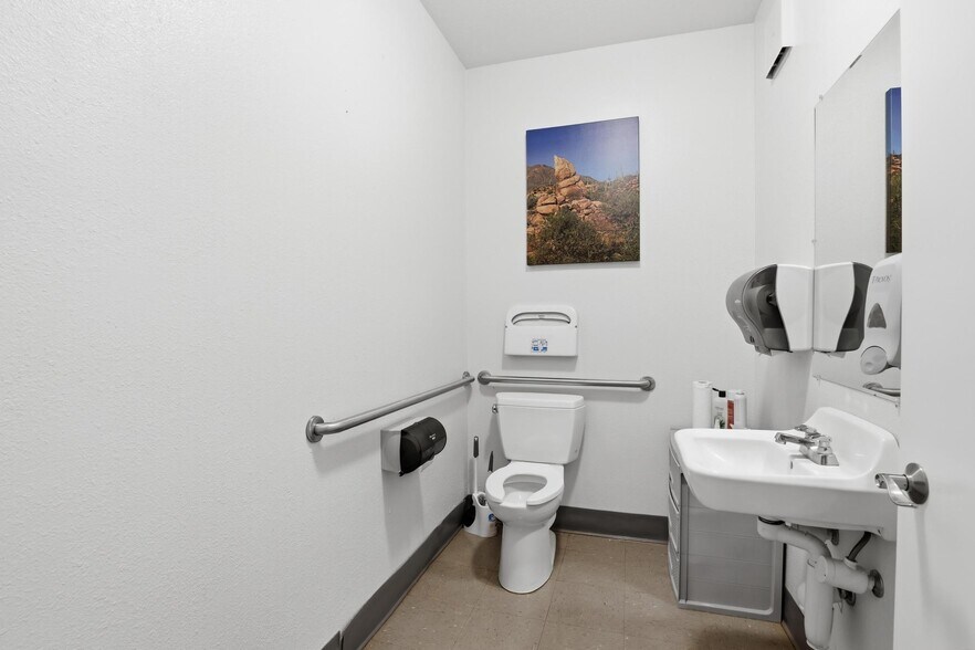 More Photos Of 215 N Beeline Hwy, Payson Office For Sale