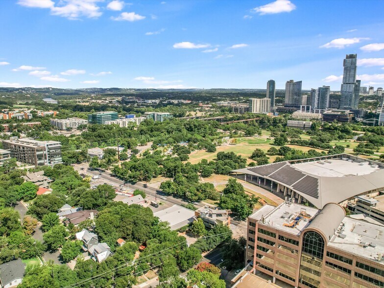 More Photos Of 901-903 Barton Springs Rd, Austin Office For Sale