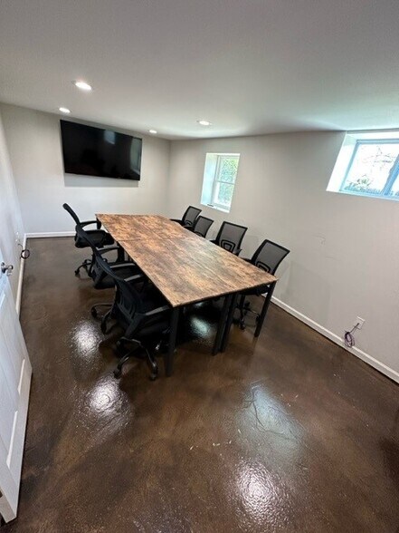 More Photos Of 145 N Main St, Alpharetta Office Residential For Sale