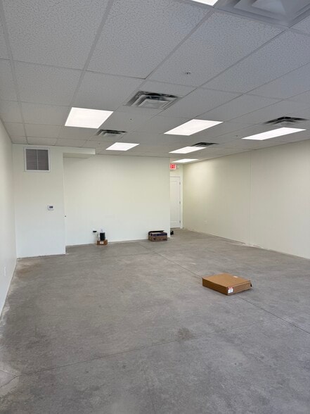 More Photos Of 205 Jasper Pl, Ridgway General Retail For Sale