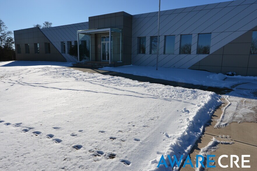 More Photos Of 3087 E Us 22, Somerville Manufacturing For Lease