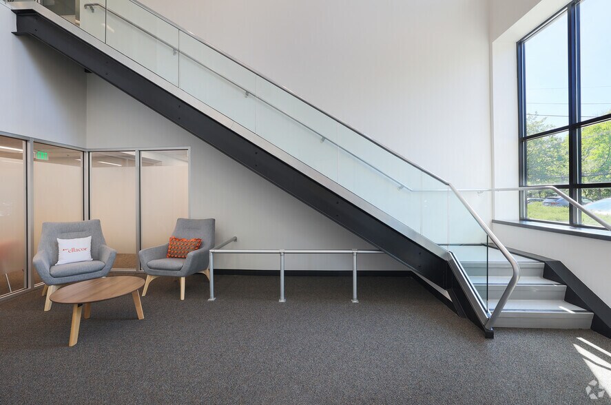 More Photos Of 34 Commerce Way, Woburn Research And Development For Lease