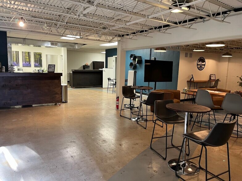 More Photos Of 3296 S Acoma St, Englewood Storefront Retail Office For Lease