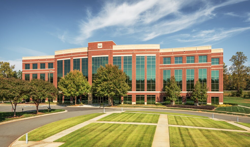 More Photos Of 13620 Reese Blvd E, Huntersville Medical For Lease