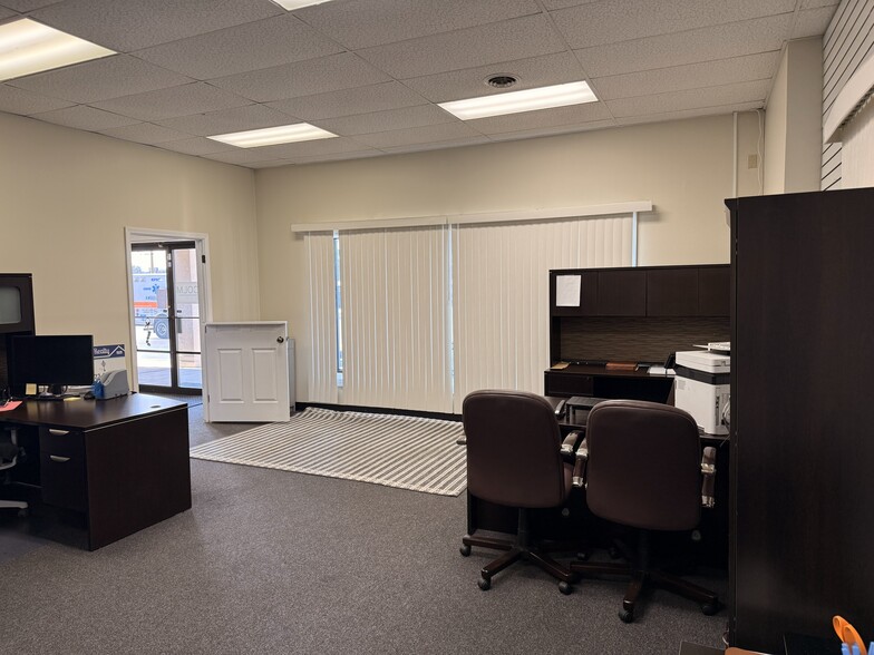 More Photos Of 350-400 E Economy Rd, Morristown Freestanding For Lease