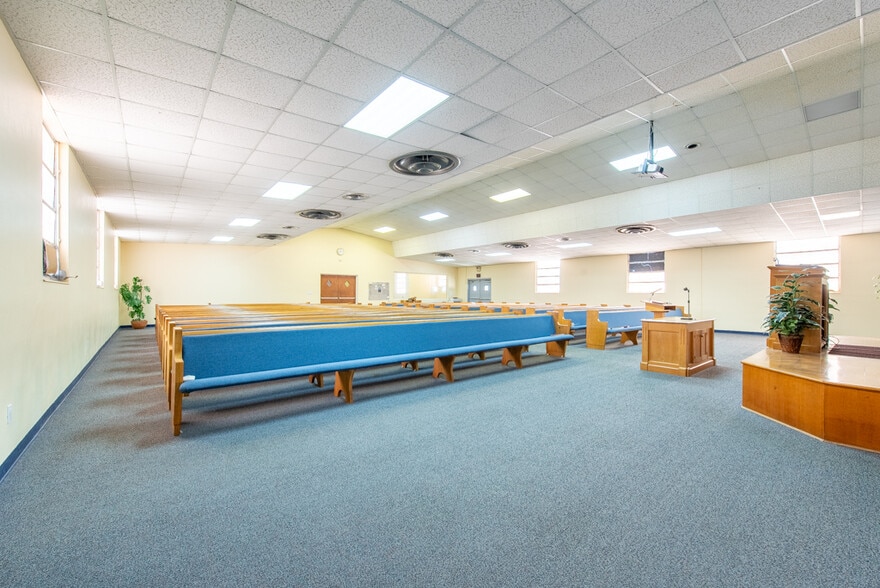 More Photos Of 4608 N Nebraska Ave, Tampa Religious Facility For Sale
