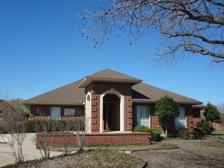 Primary Photo Of 4502 River Oaks Pky, Garland Medical For Lease