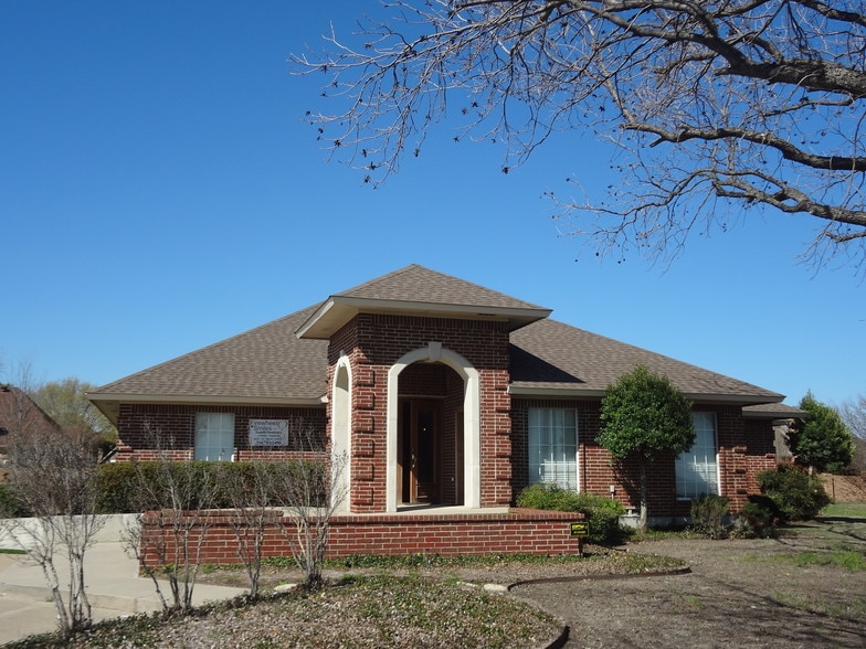 Primary Photo Of 4502 River Oaks Pky, Garland Medical For Lease