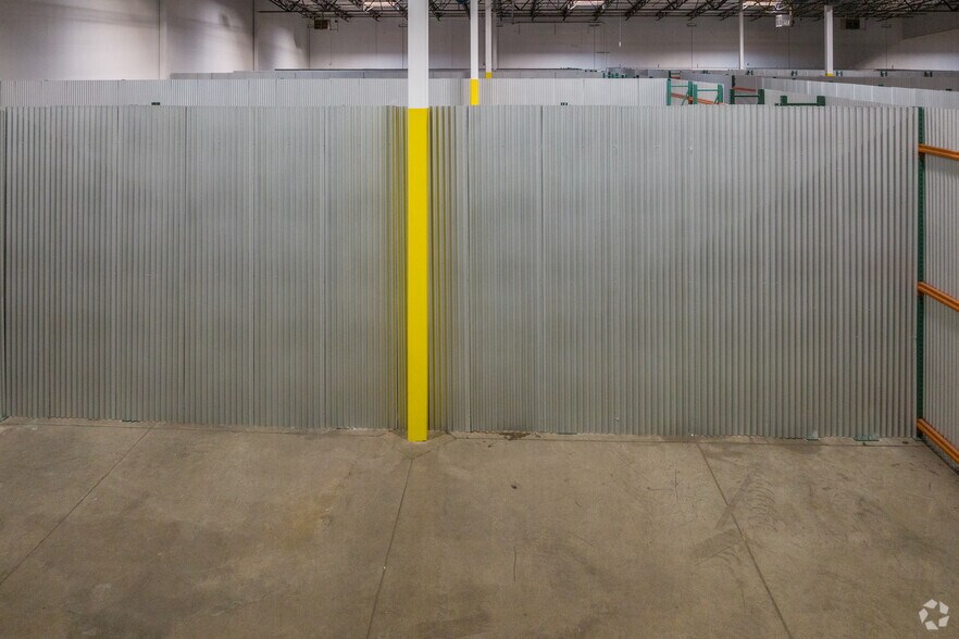 More Photos Of 250 Vista Blvd, Sparks Warehouse For Lease