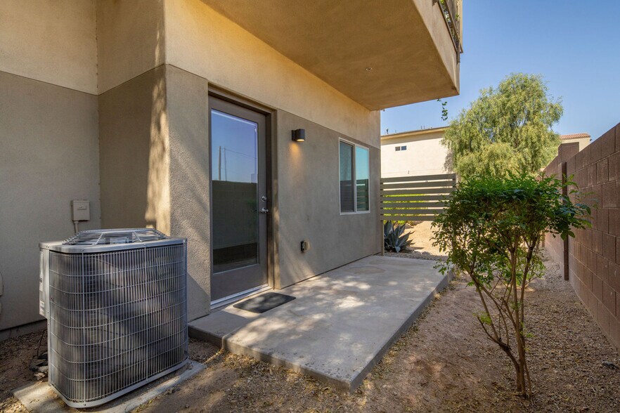 More Photos Of 2016 W Orangewood Ave, Phoenix Apartments For Sale