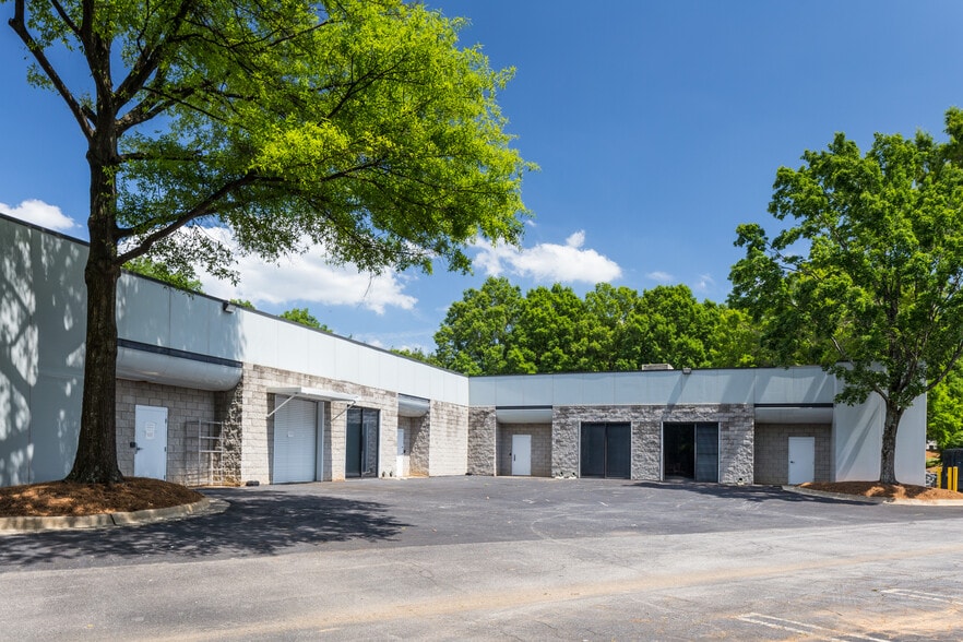 More Photos Of 425 Franklin Gateway SE, Marietta Unknown For Lease