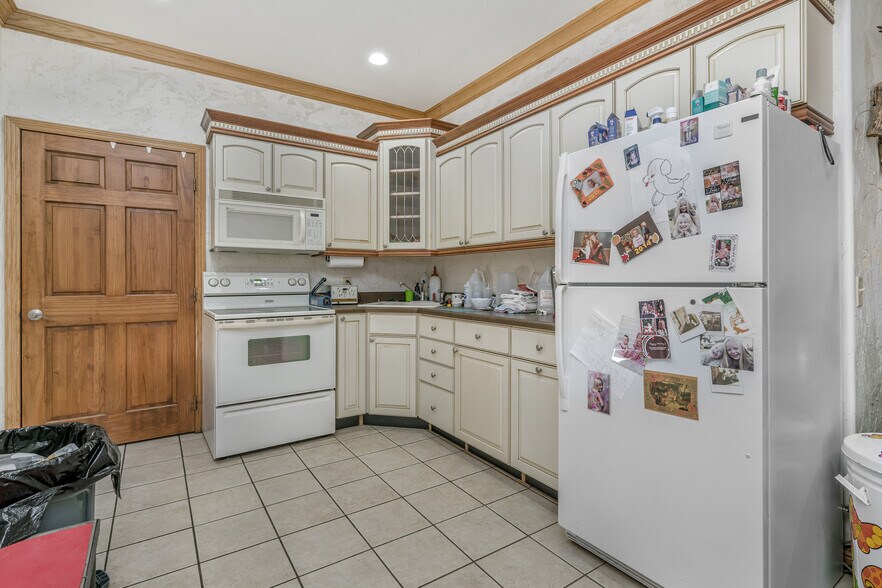 More Photos Of 11616 Tanglewood Rd, Amarillo Office For Sale