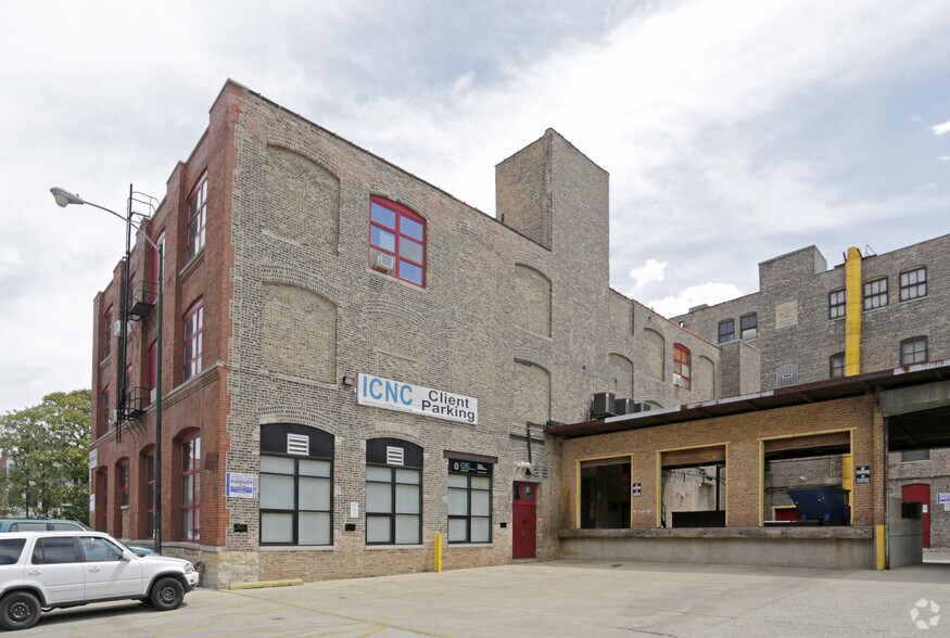 More Photos Of 320 N Damen Ave, Chicago Warehouse For Lease