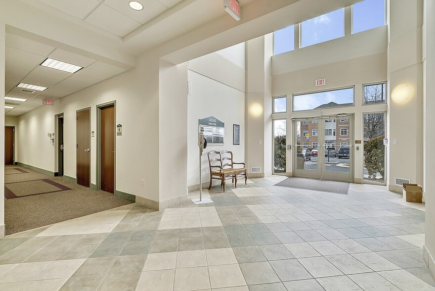 More Photos Of 46169 Westlake Dr, Sterling Medical For Sale