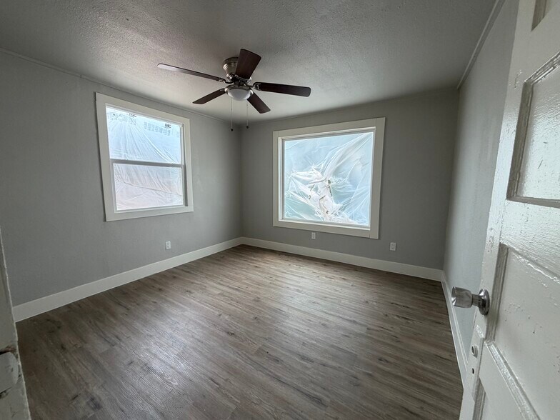 More Photos Of 101 Stanley Ct, San Antonio Multifamily For Sale