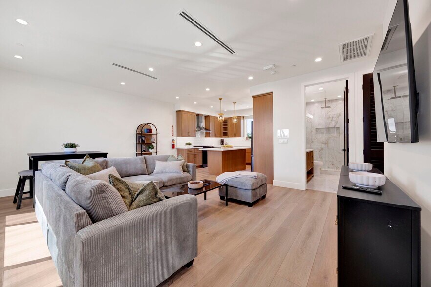 More Photos Of 7410 Denny Ave, Sun Valley Healthcare For Sale