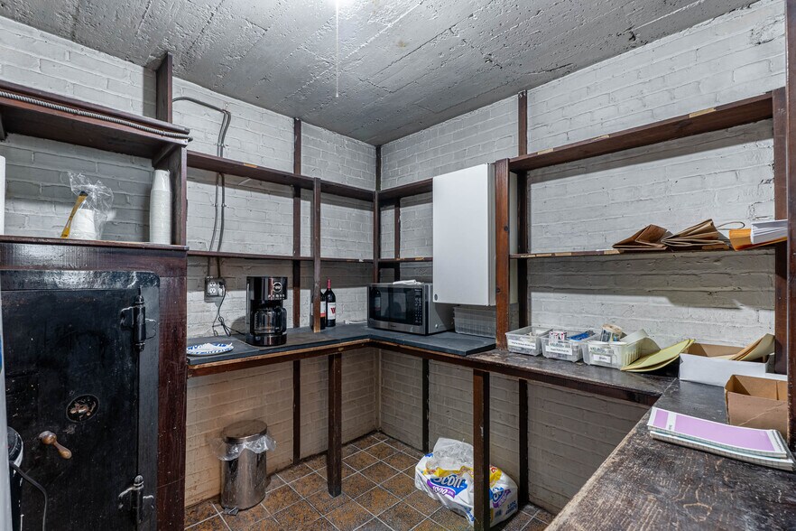 More Photos Of 1085 E Delavan Ave, Buffalo Warehouse For Sale
