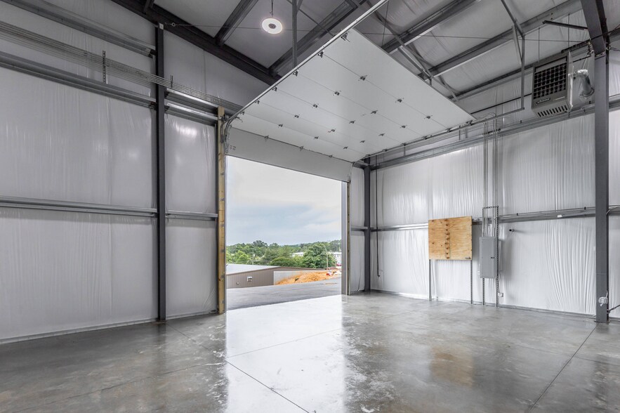 More Photos Of 3902 Caine Lane, Chattanooga Industrial For Lease