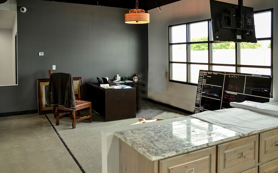 More Photos Of 13085 Harmon Rd, Fort Worth Industrial For Sale