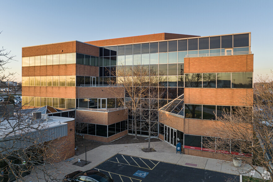 Primary Photo Of 501 W North Ave, Melrose Park Office For Lease