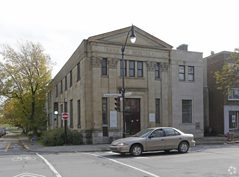 Primary Photo Of 4866 Rue Sainte-Catherine E E, Montréal Office Residential For Sale