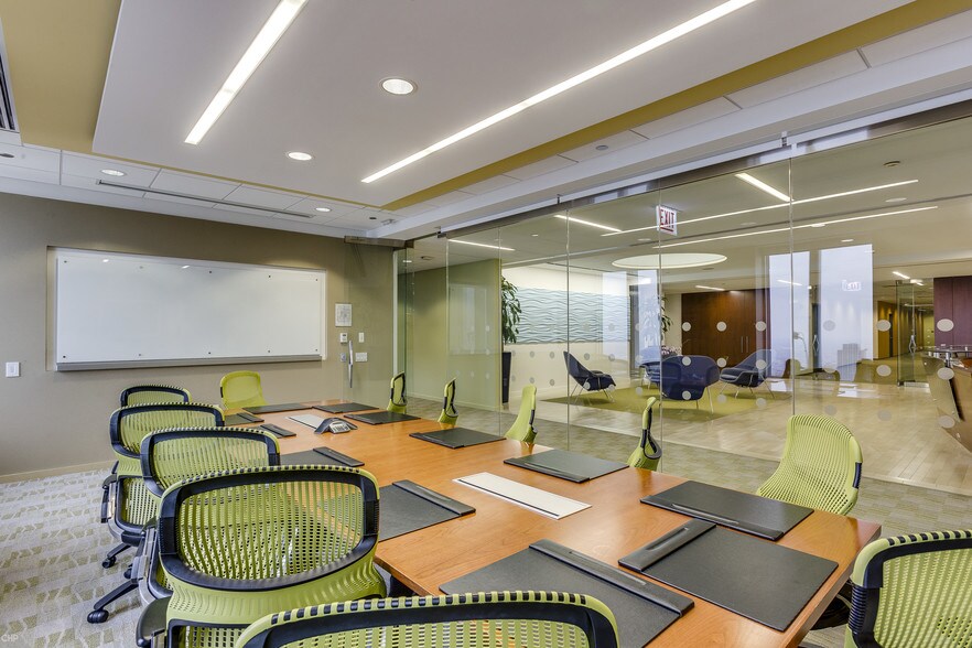 More Photos Of 200 E Randolph St, Chicago Office For Lease