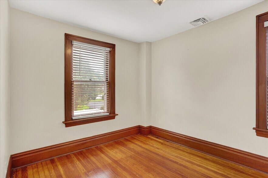More Photos Of 27 S 34th St, Camp Hill Office For Lease