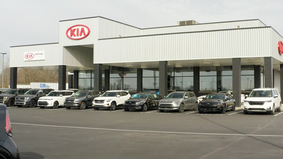 More Photos Of 5336 W Pike Plaza Rd, Indianapolis Auto Dealership For Sale