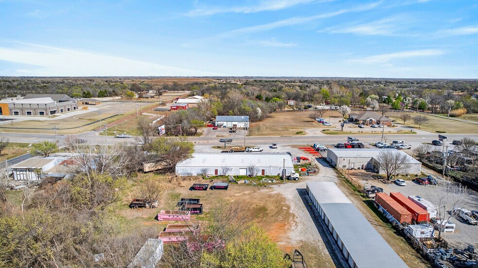 More Photos Of 1505 N Main St, Newcastle Warehouse For Sale