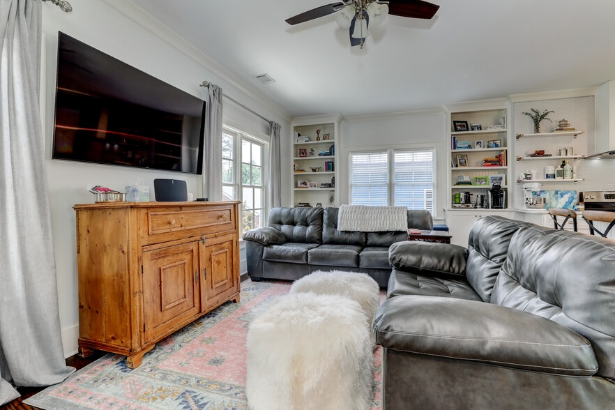 More Photos Of 2972 Lookout Pl NE, Atlanta Office Residential For Sale