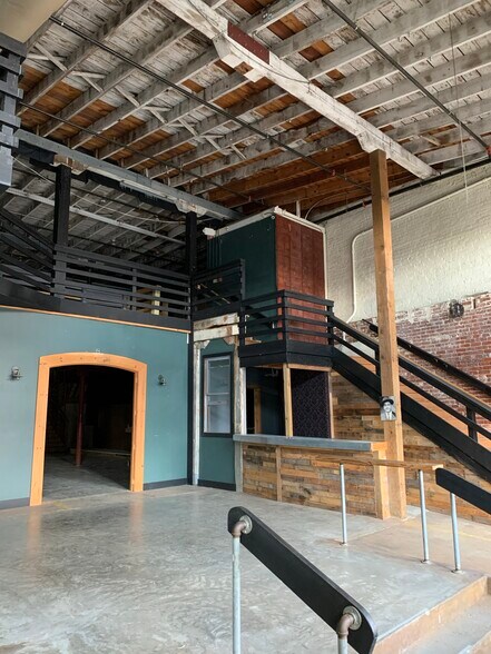 More Photos Of 32-34 Woolfe St, Charleston Freestanding For Lease