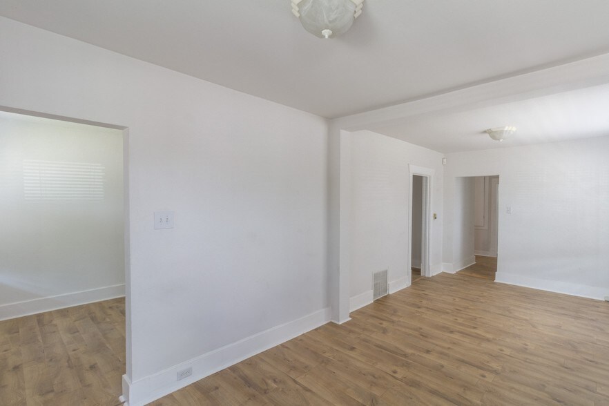 More Photos Of 2364 S Broadway, Denver Office Residential For Lease