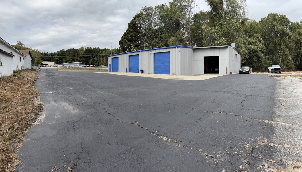 More Photos Of 1591 Highway 85 N, Fayetteville Warehouse For Lease