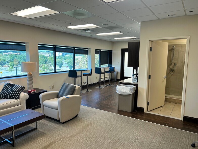 More Photos Of 8211 Town Center Dr, Nottingham Medical For Lease