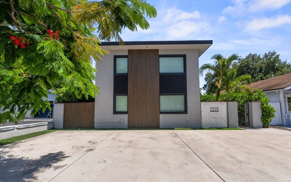 Primary Photo Of 1215 E Broward Blvd, Fort Lauderdale Apartments For Sale