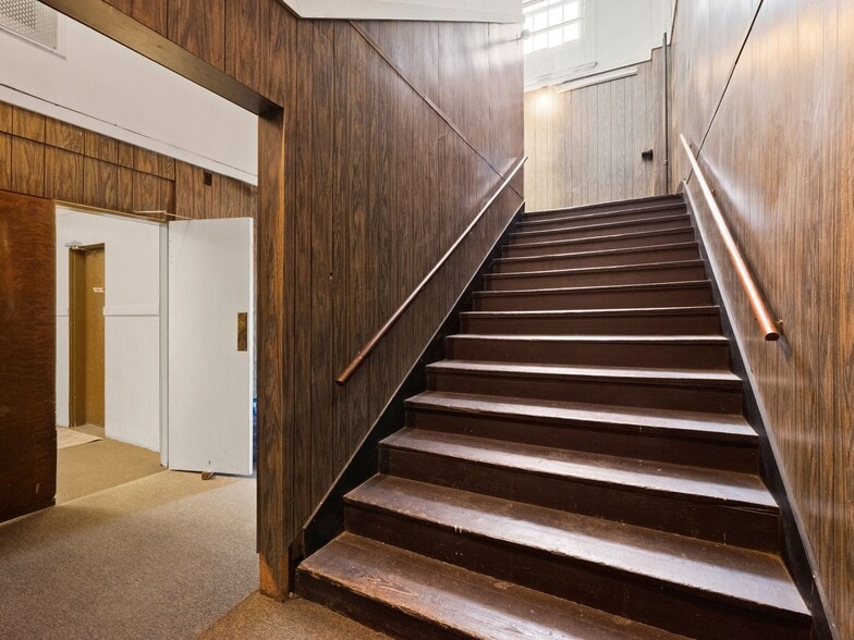 More Photos Of 416 Main St, Wakefield Office For Sale