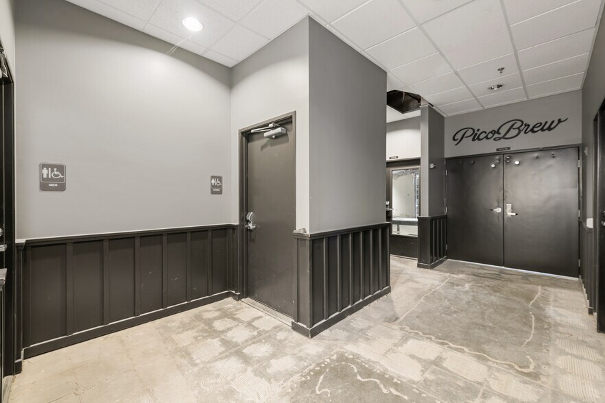 More Photos Of 2100-2110 N Pacific St, Seattle Office For Sale